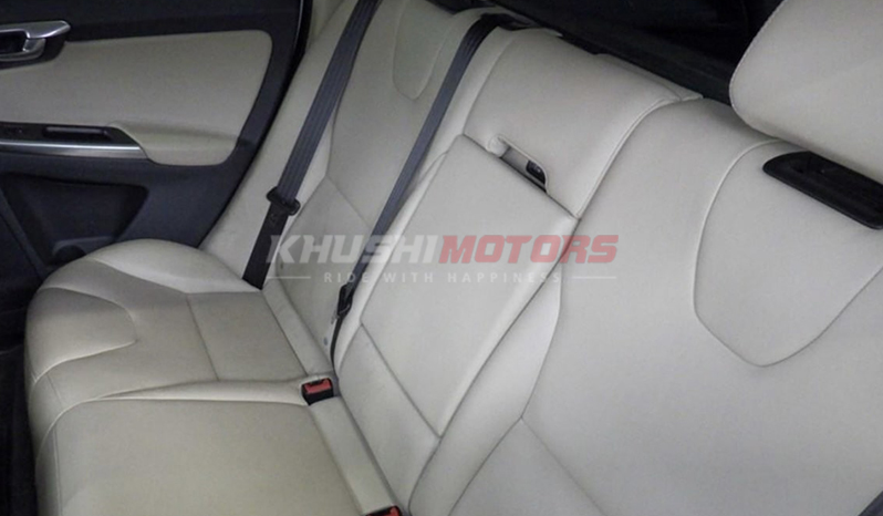 2015 Volvo XC60 image-7
