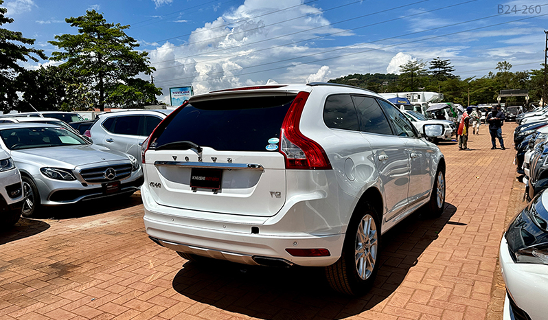 2015 Volvo XC60 image-11
