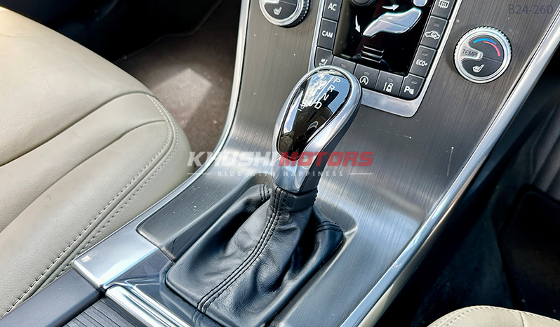 2015 Volvo XC60 image-12