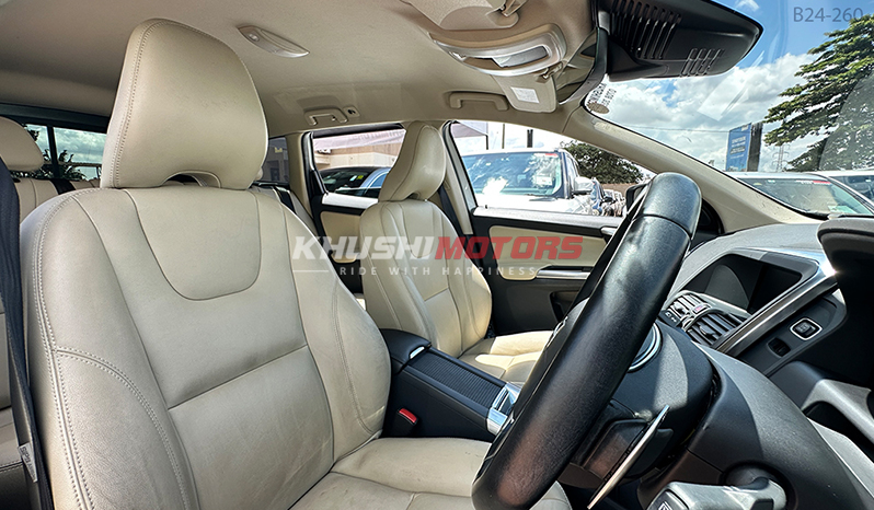 2015 Volvo XC60 image-14