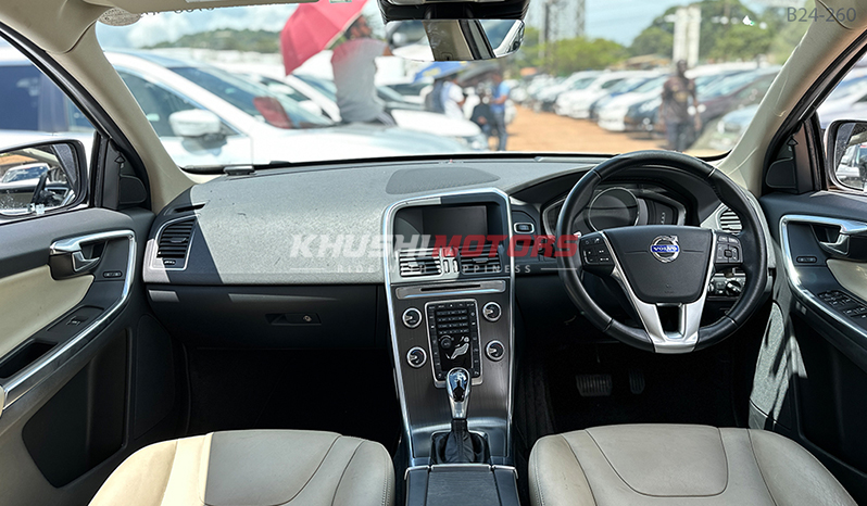 2015 Volvo XC60 image-16