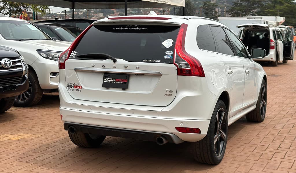 2016 Volvo XC60 image-11