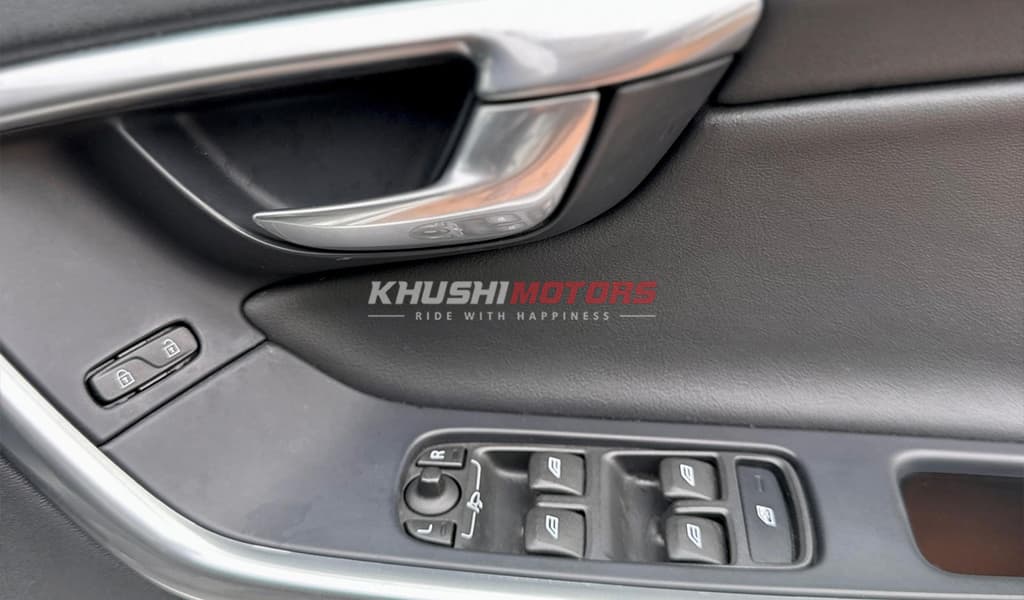 2016 Volvo XC60 image-14