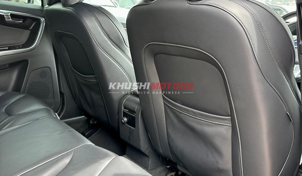 2016 Volvo XC60 image-16