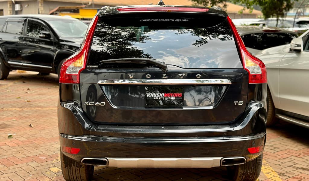 2015 Volvo XC60 image-10