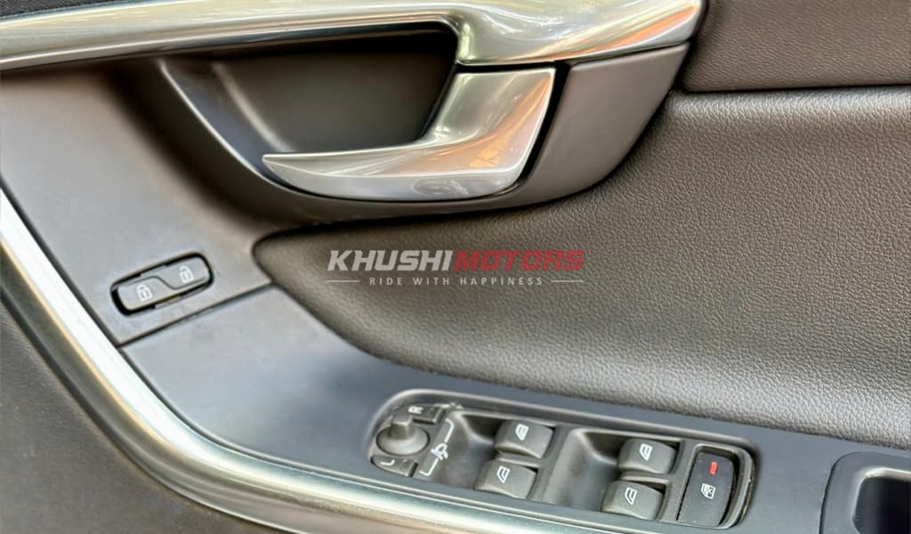 2015 Volvo XC60 image-14