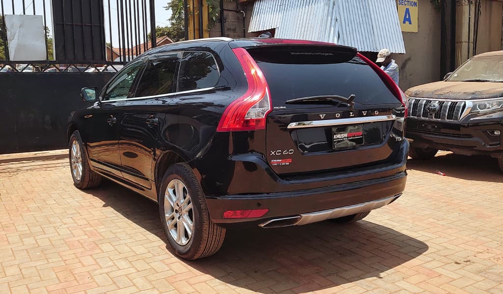 2015 Volvo XC60 image-20