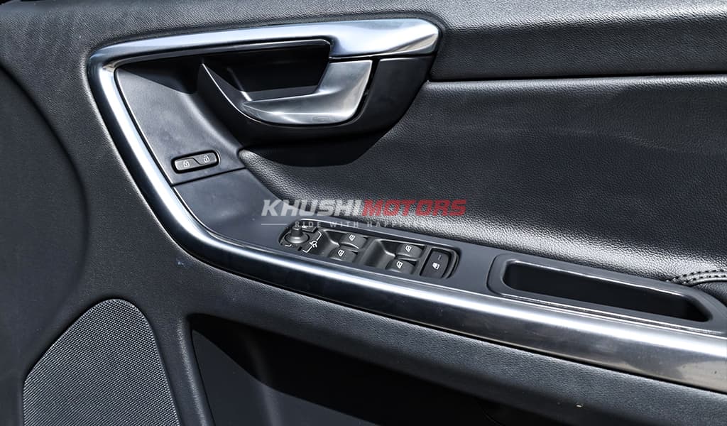 2015 Volvo XC60 image-33