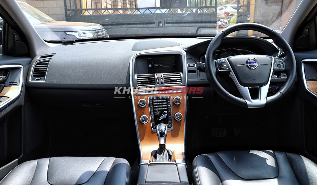 2016 Volvo XC60 image-10