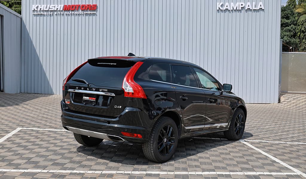 2016 Volvo XC60 image-19