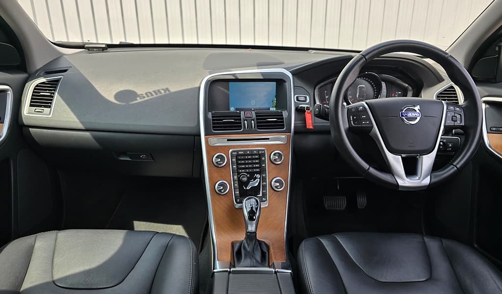 2016 Volvo XC60 image-29