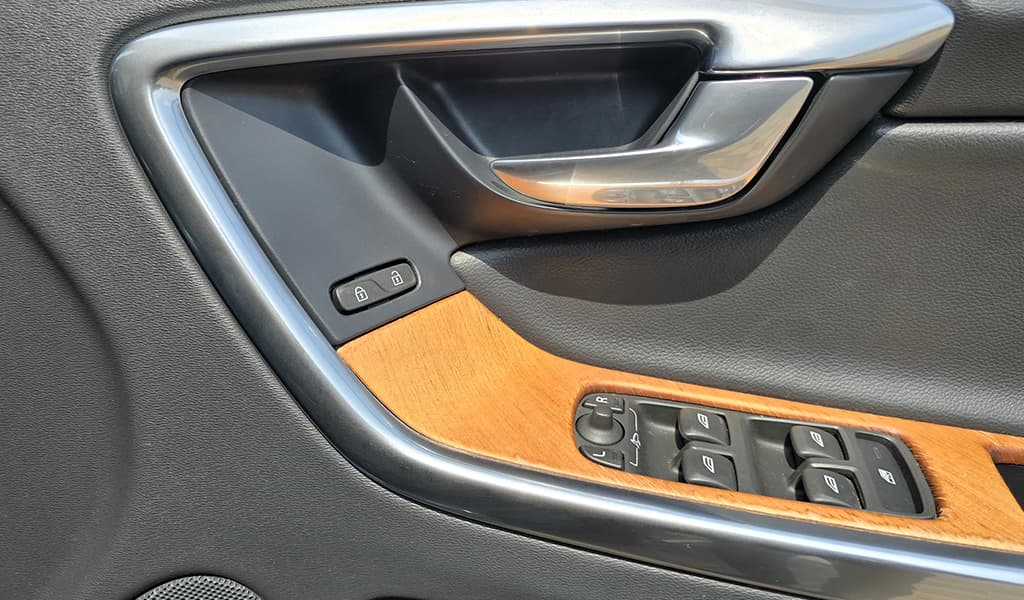 2016 Volvo XC60 image-31