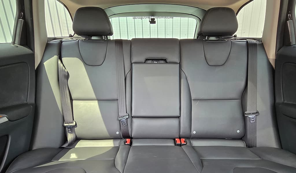 2016 Volvo XC60 image-32