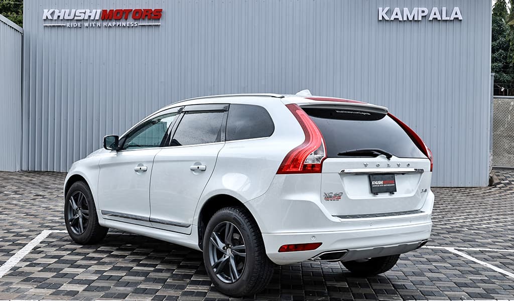 2016 Volvo XC60 image-10