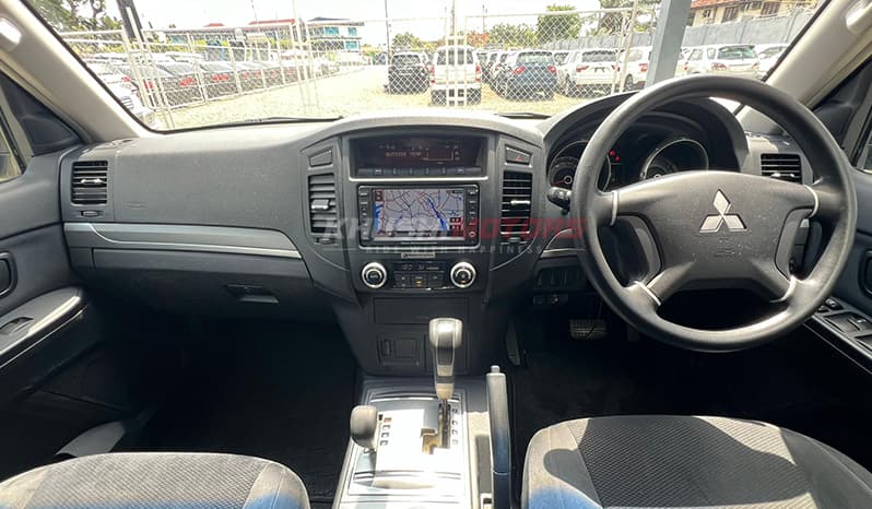 2007 Toyota Pajero image-9