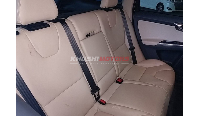 2015 Volvo XC60 T5 Se image-6