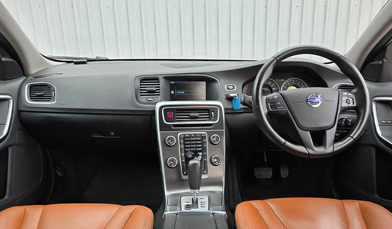 2012 Volvo V60 image-12