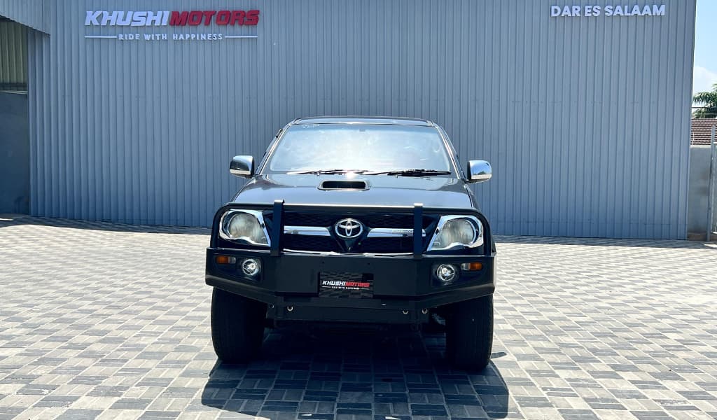 2005 Toyota Hilux Double Cab image-32