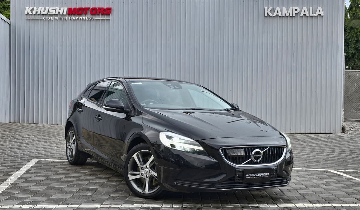 2016 Volvo V40 D4 Momentum image-1