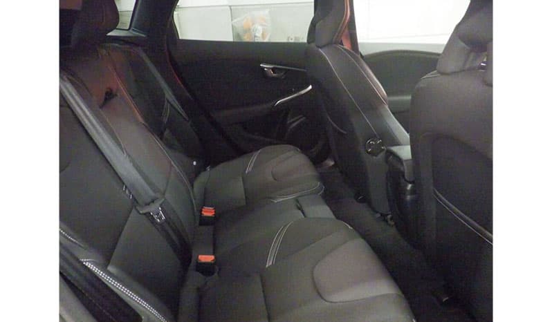 2016 Volvo V40 D4 Momentum image-2