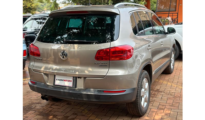 2011 Volkswagen Tiguan image-10