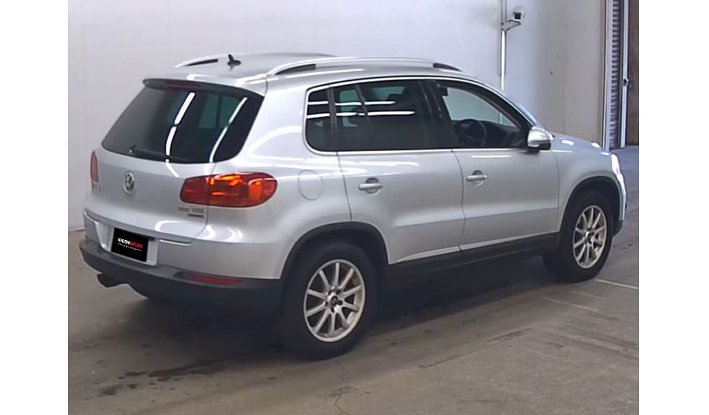2012 Volkswagen Tiguan image-3