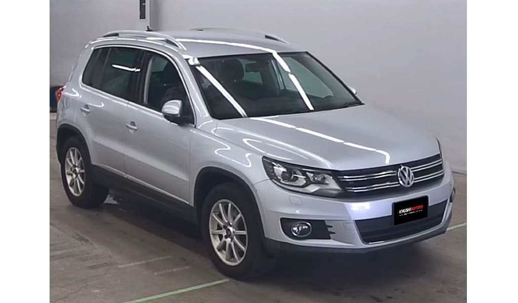 2012 Volkswagen Tiguan image-4