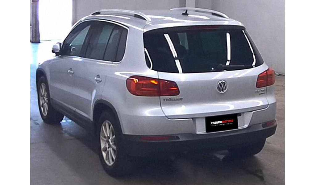 2012 Volkswagen Tiguan image-5