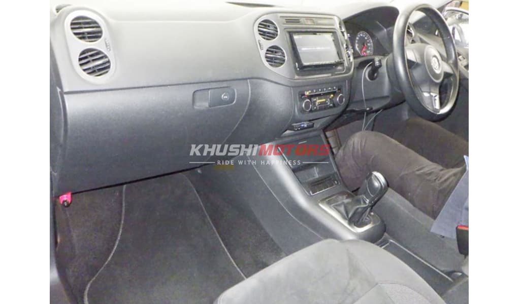 2012 Volkswagen Tiguan image-6