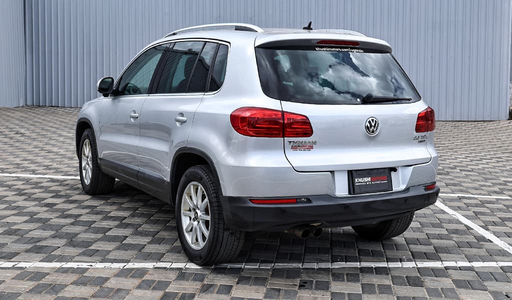 2012 Volkswagen Tiguan image-9