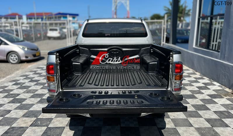 2005 Toyota Hilux Double Cab image-10