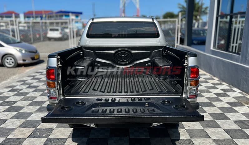 2005 Toyota Hilux Double Cab image-15