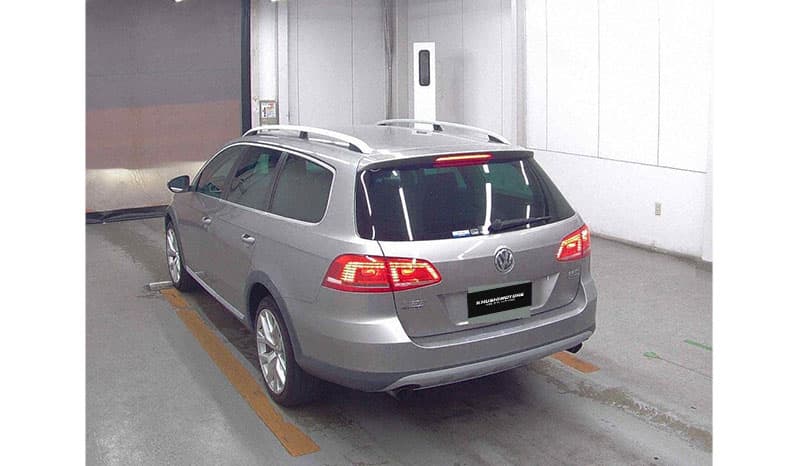 2012 Volkswagen Passat Alltrack image-5