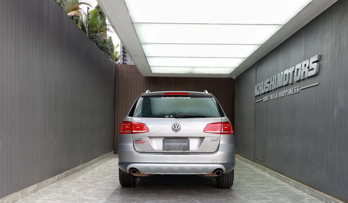 2012 Volkswagen Passat Alltrack image-12