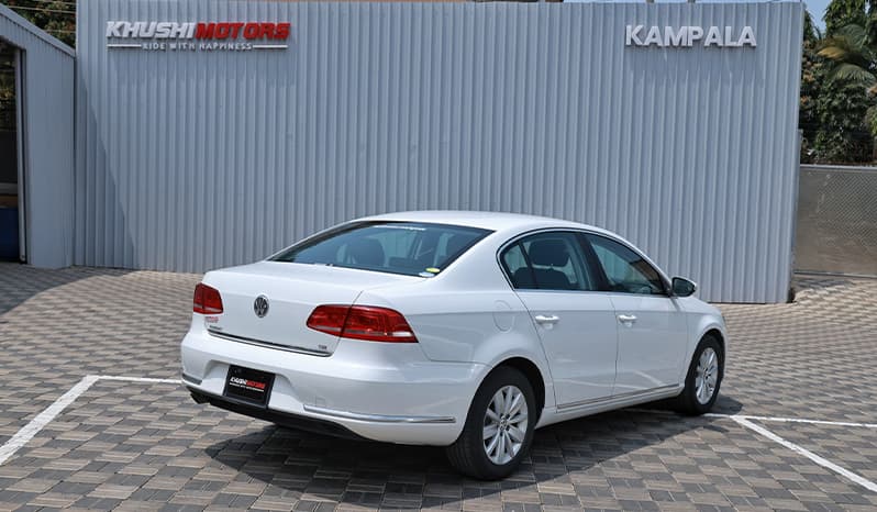 2012 Volkswagen Passat image-12