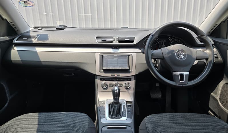 2012 Volkswagen Passat image-13