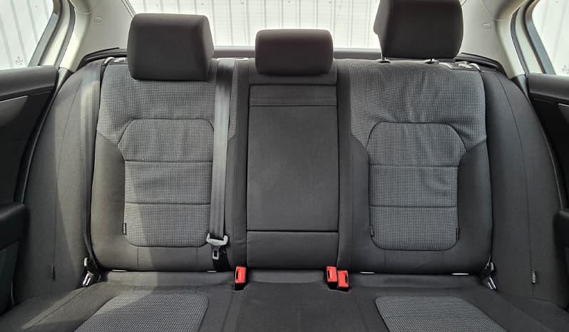 2012 Volkswagen Passat image-14