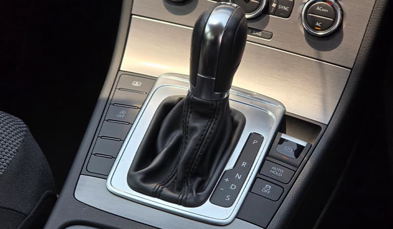 2012 Volkswagen Passat image-15