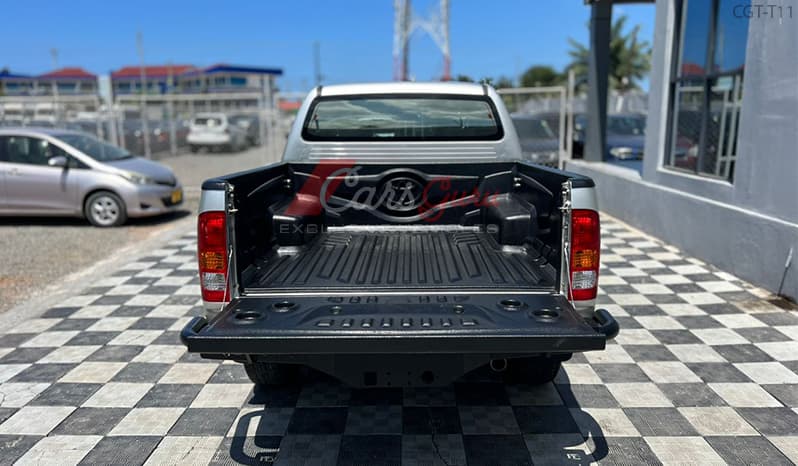 2005 Toyota Hilux Double Cab image-3