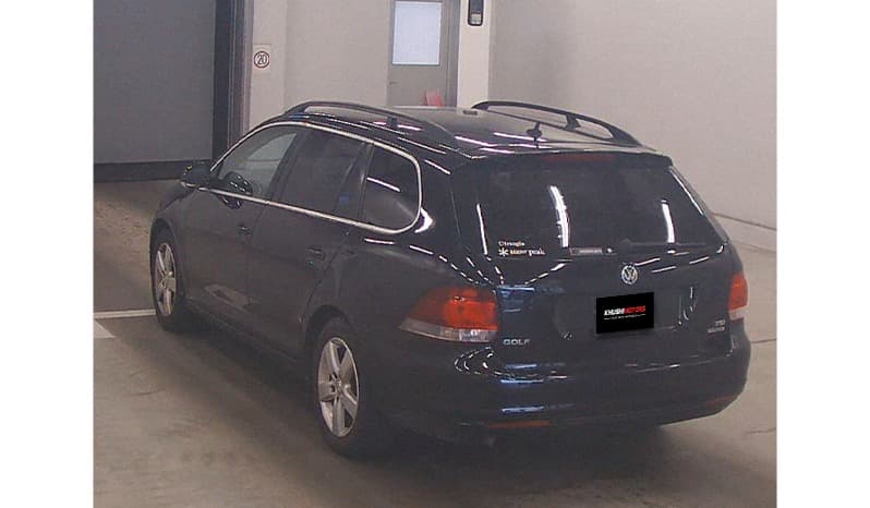 2012 Volkswagen Golf Variant image-3
