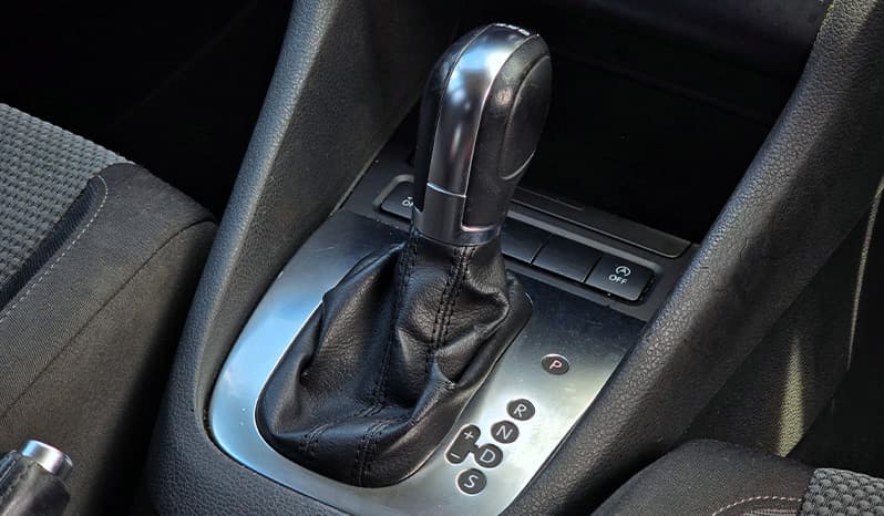 2012 Volkswagen Golf Variant image-17