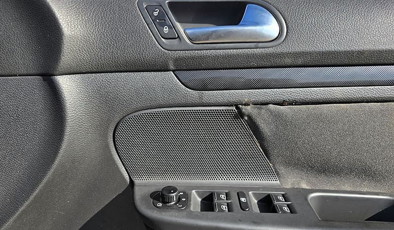2012 Volkswagen Golf Variant image-17