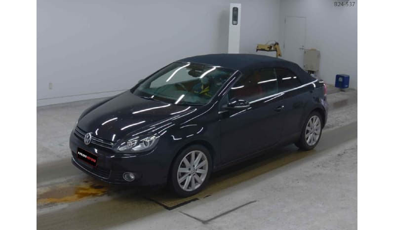 2011 Volkswagen Golf Cabriolet image-2