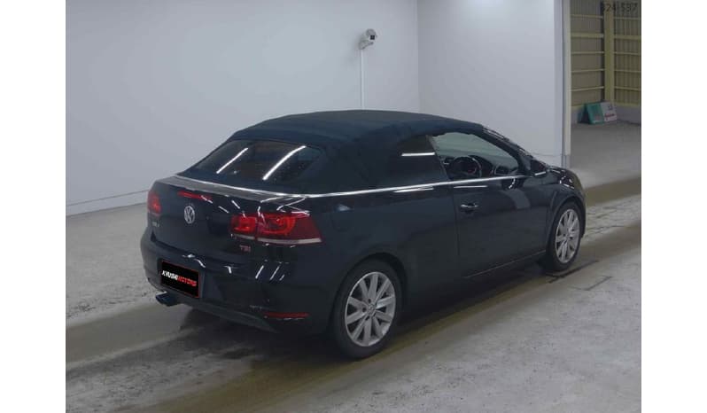 2011 Volkswagen Golf Cabriolet image-4