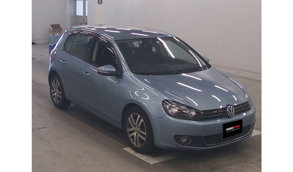 2010 Volkswagen Golf image-2