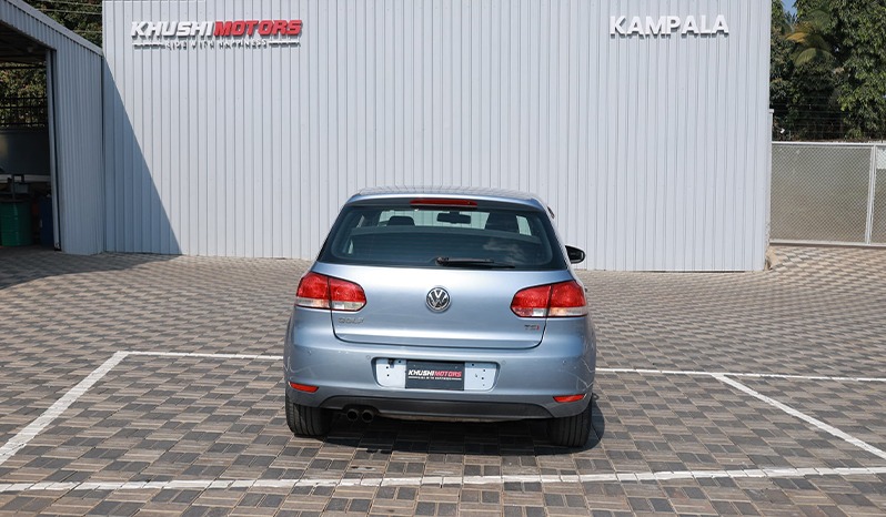 2010 Volkswagen Golf image-13