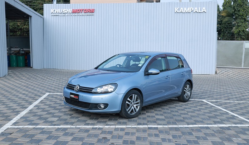 2010 Volkswagen Golf image-15