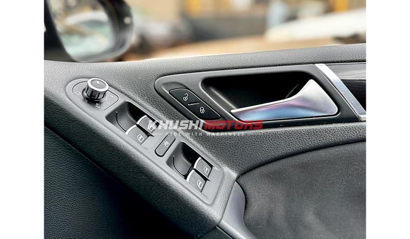 2011 Volkswagen Golf Gti image-12