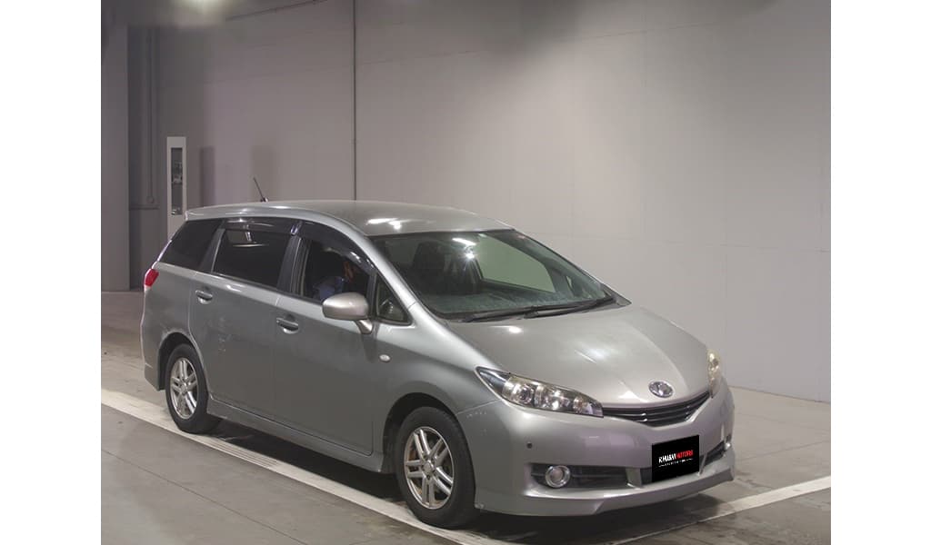2012 Toyota Wish image-2