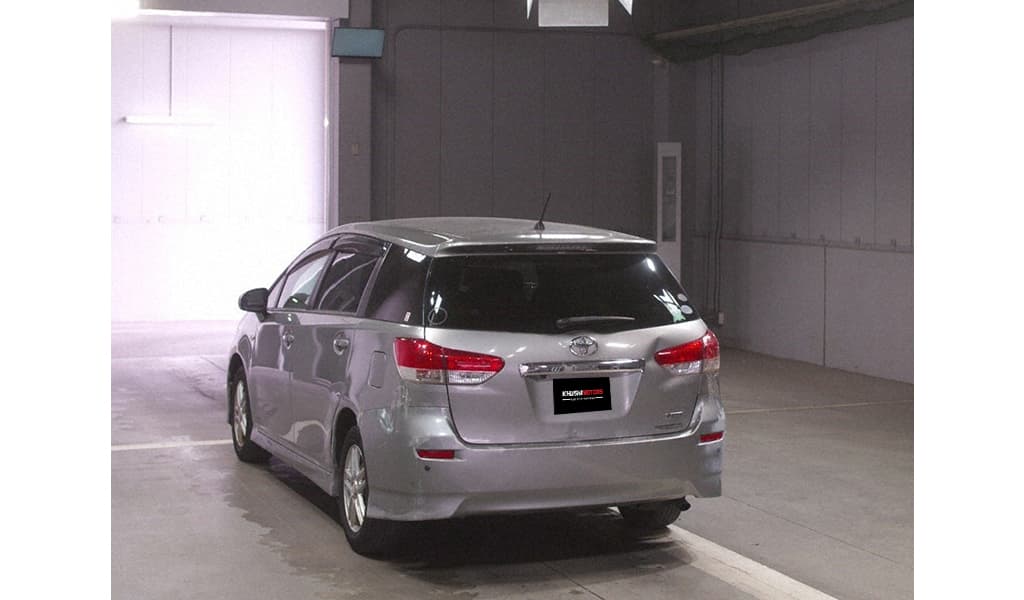 2012 Toyota Wish image-3